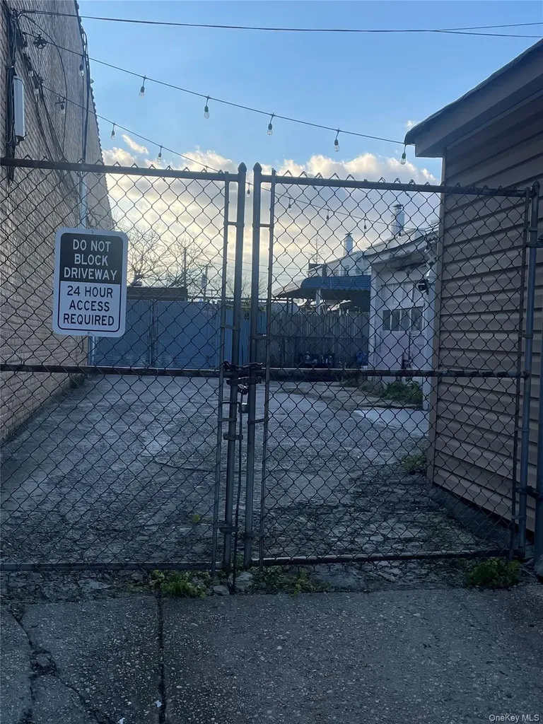 10620 109th Avenue Ozone Park NY 11417