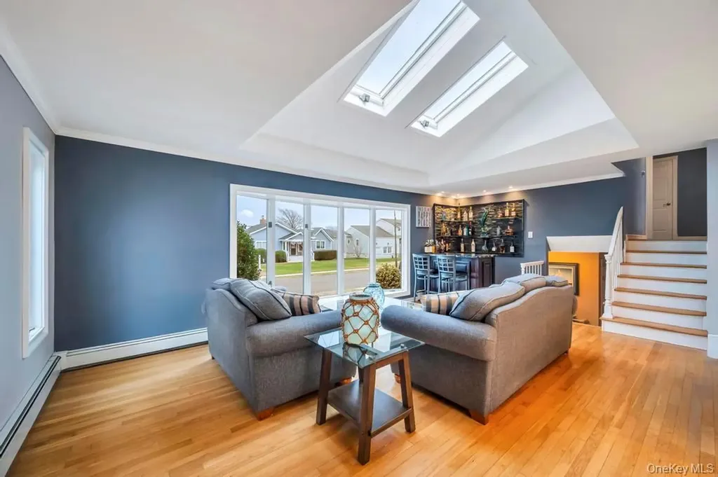 65 Waterview Avenue Massapequa NY 11758