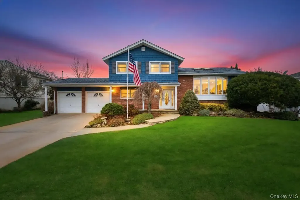 65 Waterview Avenue Massapequa NY 11758