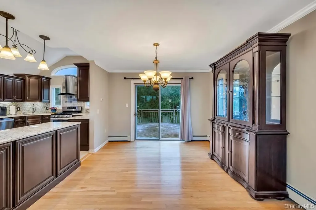 65 Waterview Avenue Massapequa NY 11758