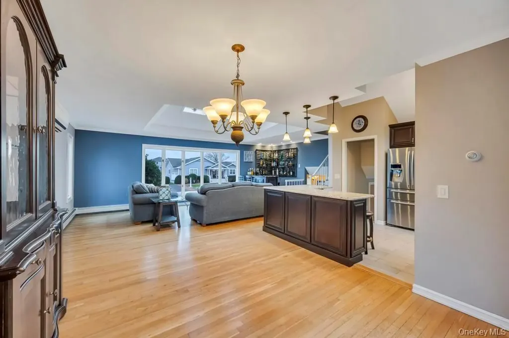 65 Waterview Avenue Massapequa NY 11758