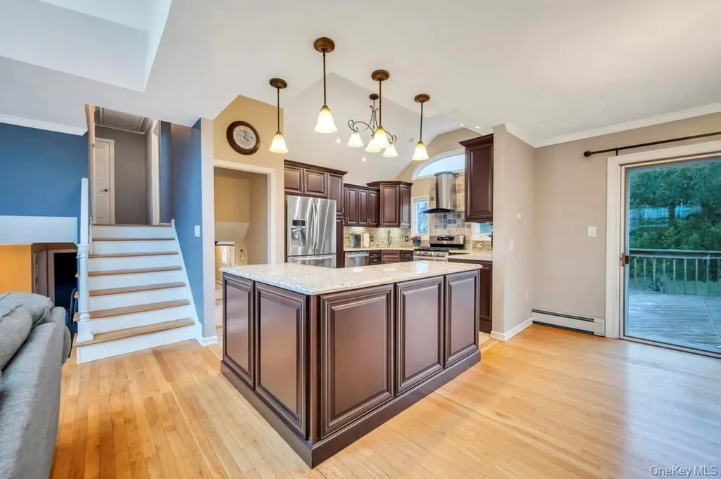 65 Waterview Avenue Massapequa NY 11758