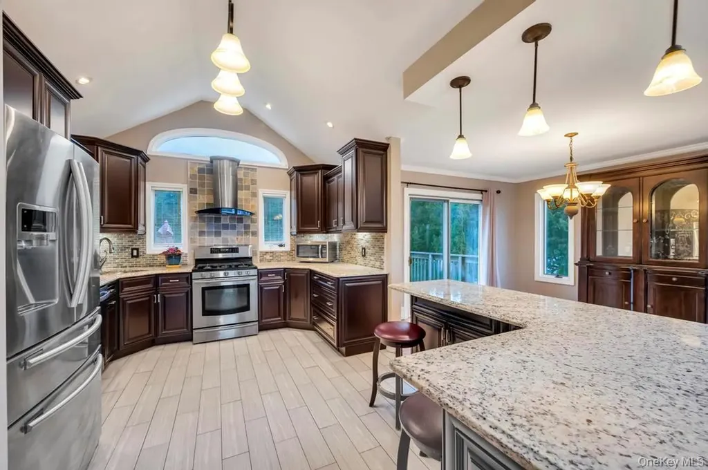 65 Waterview Avenue Massapequa NY 11758