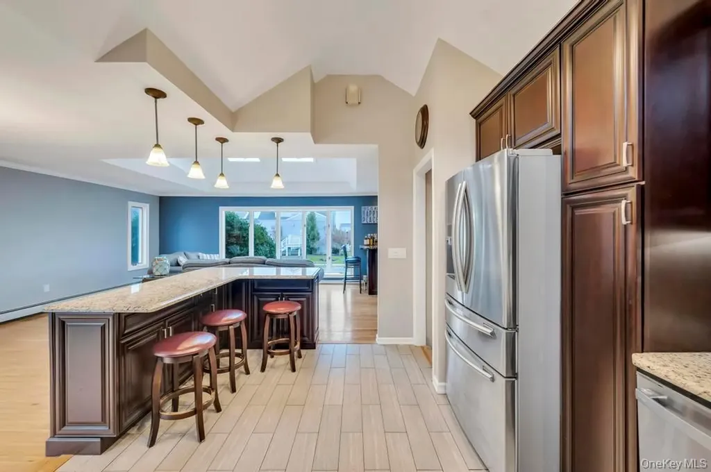 65 Waterview Avenue Massapequa NY 11758