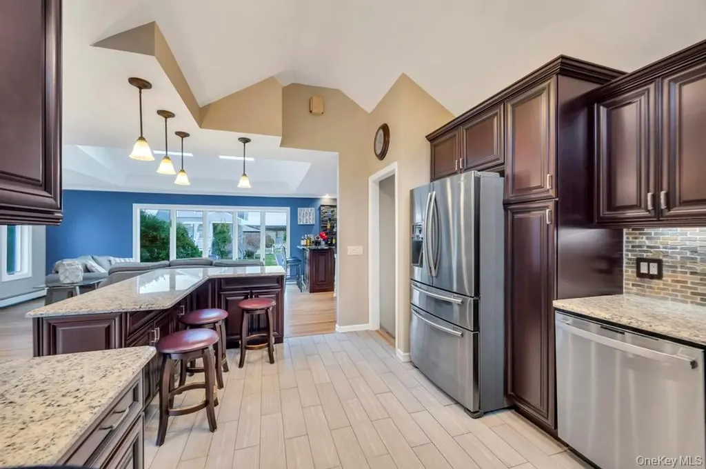 65 Waterview Avenue Massapequa NY 11758