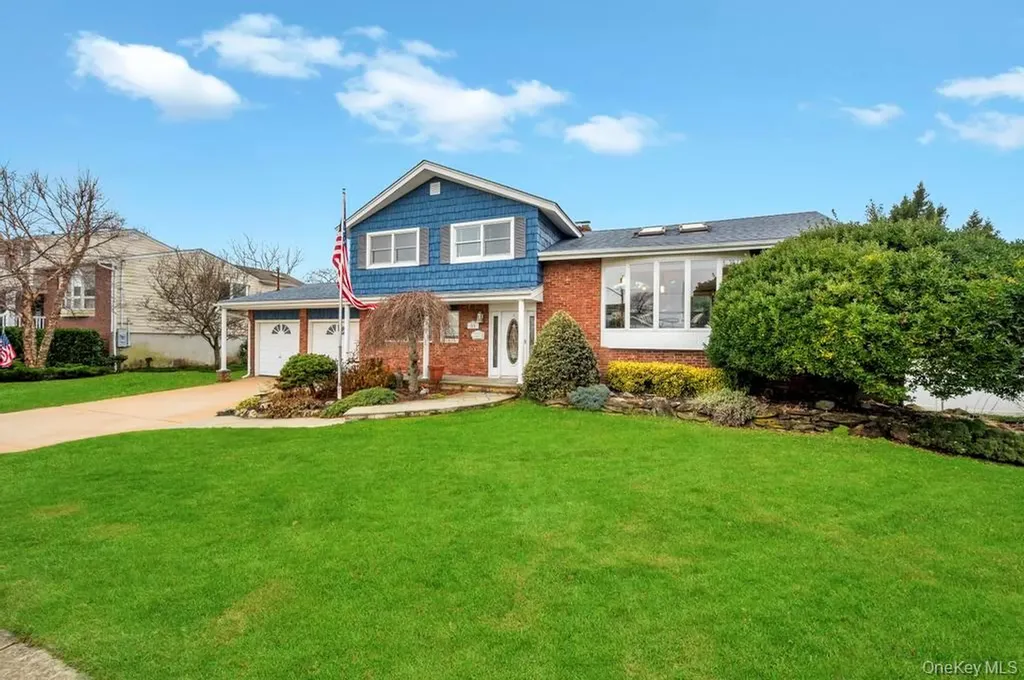 65 Waterview Avenue Massapequa NY 11758