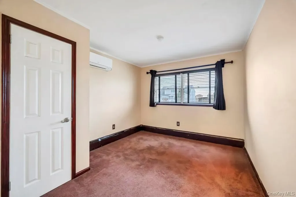 65 Waterview Avenue Massapequa NY 11758