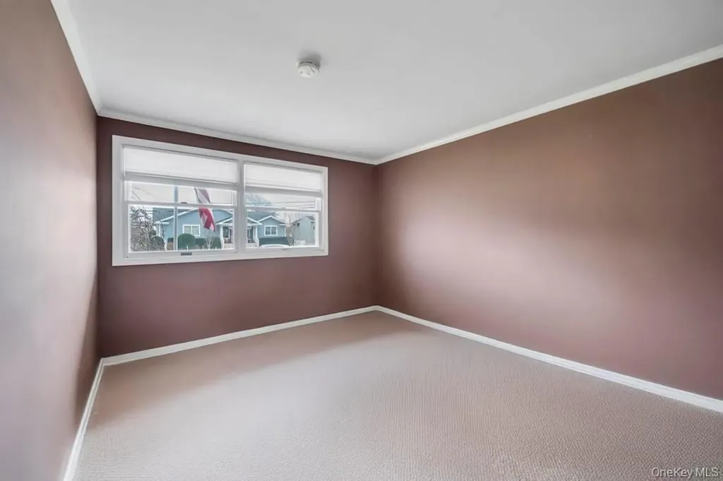65 Waterview Avenue Massapequa NY 11758