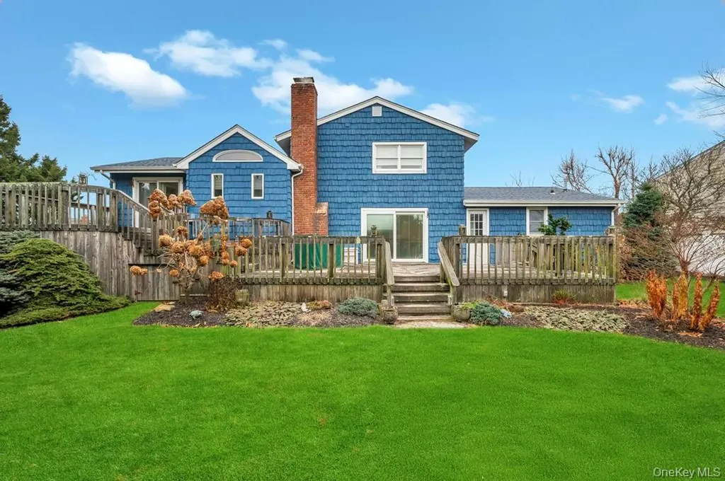 65 Waterview Avenue Massapequa NY 11758