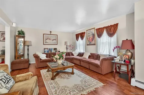 72 Peddler Hill Road Monroe NY 10950