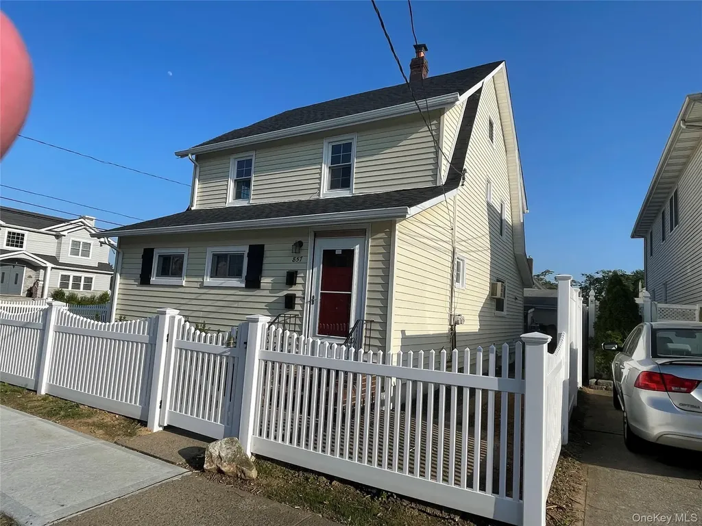 857 Garfield Street Franklin Square NY 11010