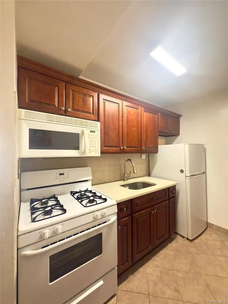 84-09 155th Avenue Howard Beach NY 11414