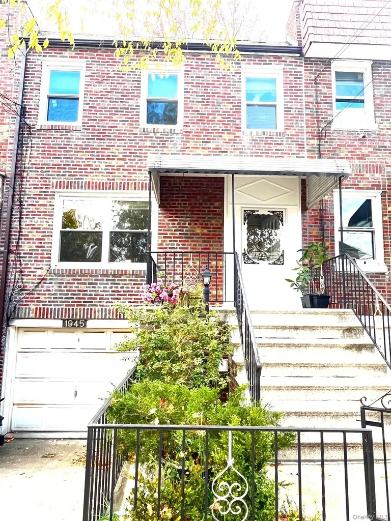 1945 Paulding Avenue Bronx NY 10462