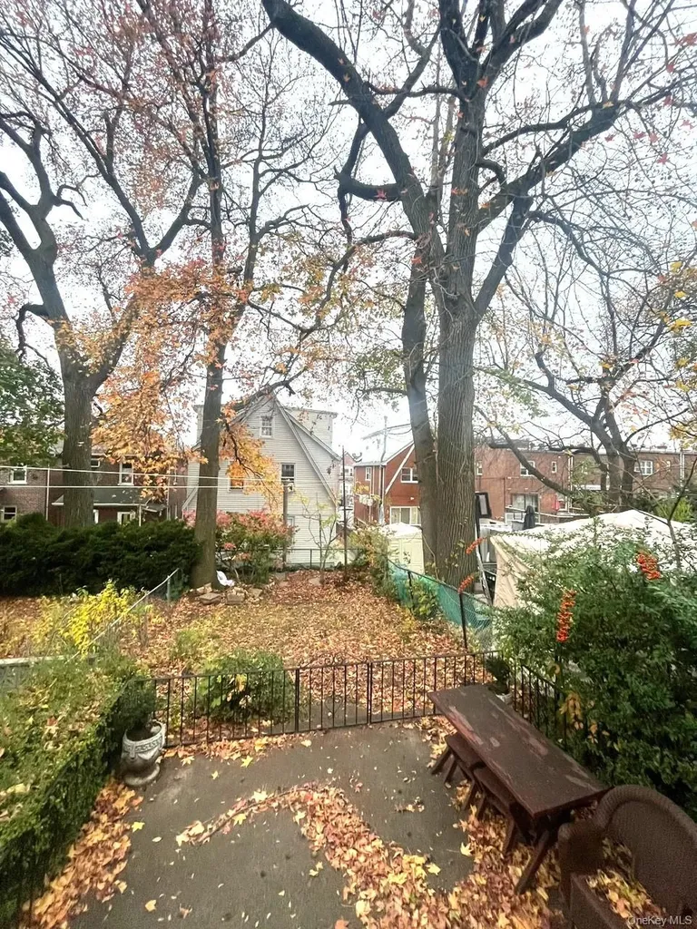 1945 Paulding Avenue Bronx NY 10462