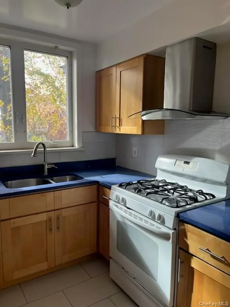1945 Paulding Avenue Bronx NY 10462