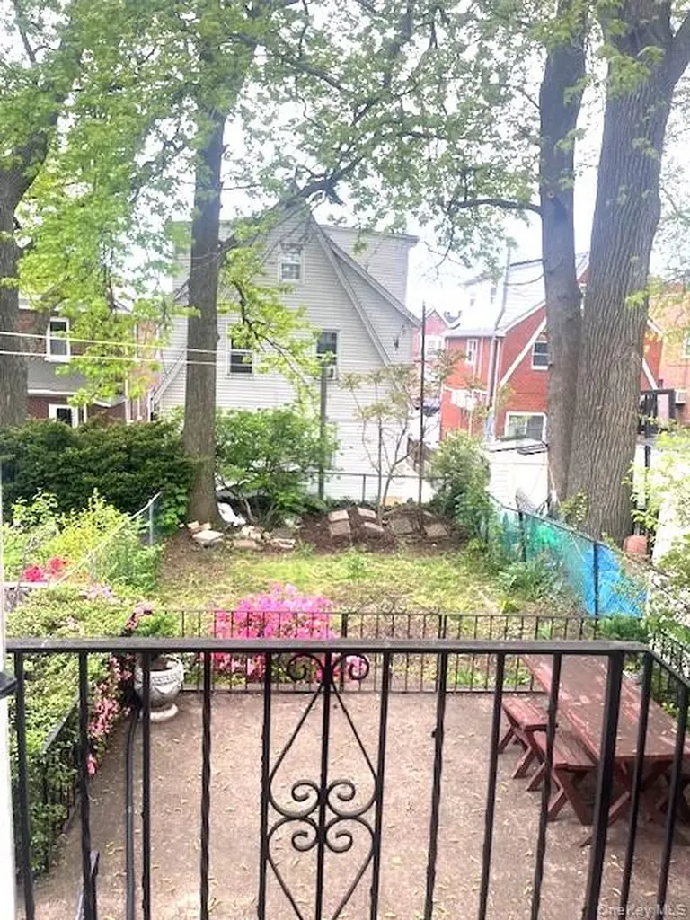 1945 Paulding Avenue Bronx NY 10462