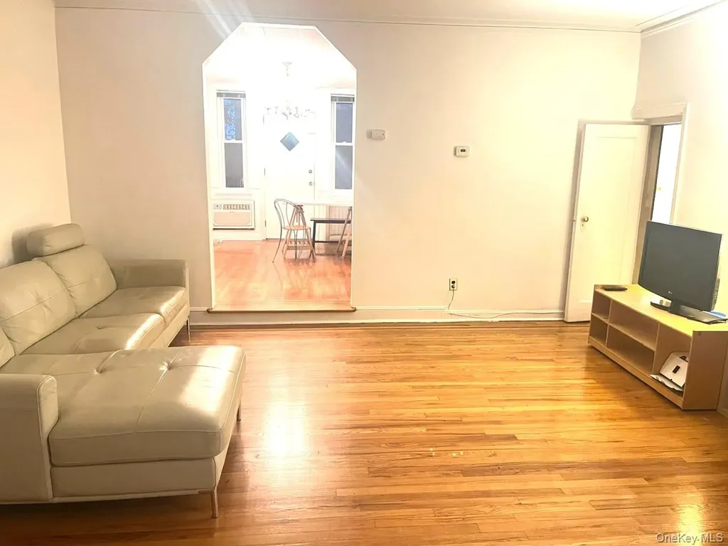 1945 Paulding Avenue Bronx NY 10462