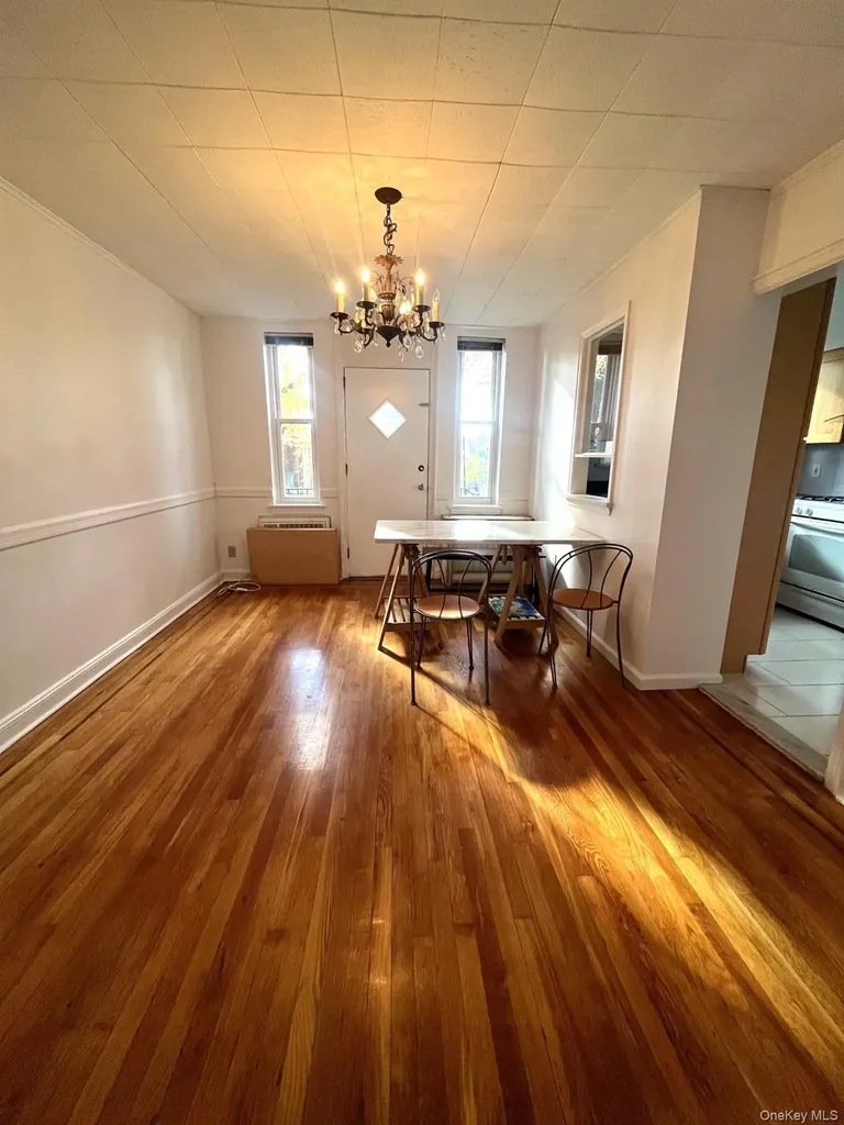 1945 Paulding Avenue Bronx NY 10462