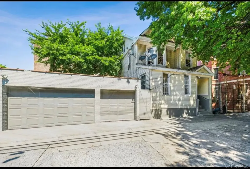 3043 Bailey Avenue Bronx NY 10463
