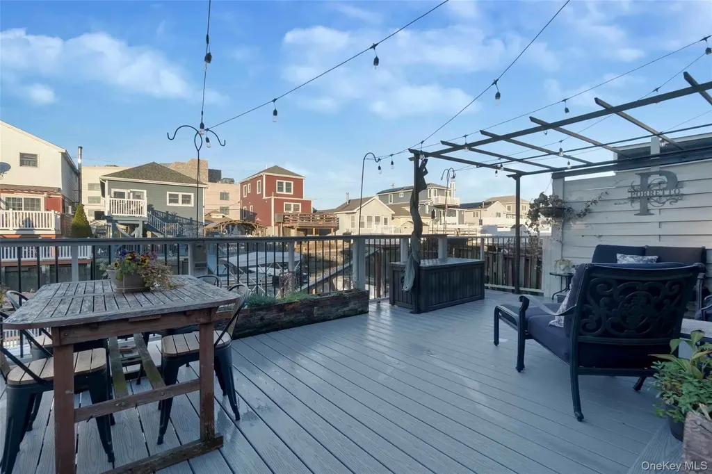 27 W 11th Road Broad Channel NY 11693