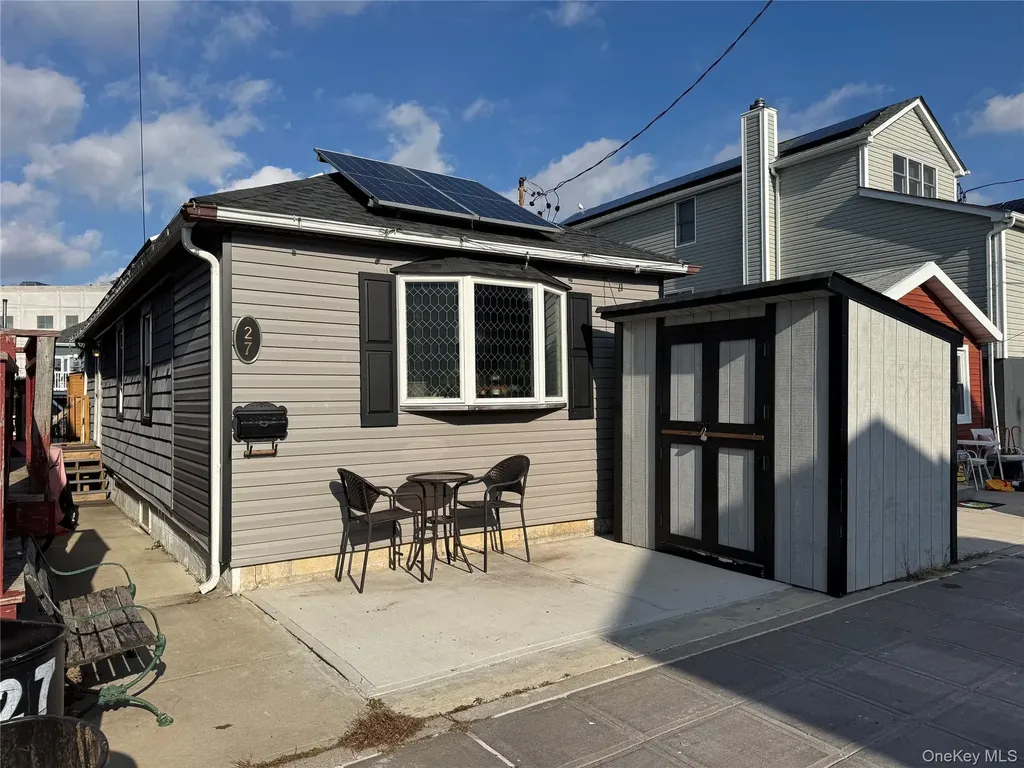 27 W 11th Road Broad Channel NY 11693