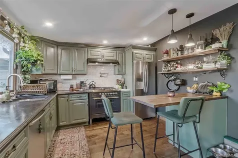 27 W 11th Road Broad Channel NY 11693