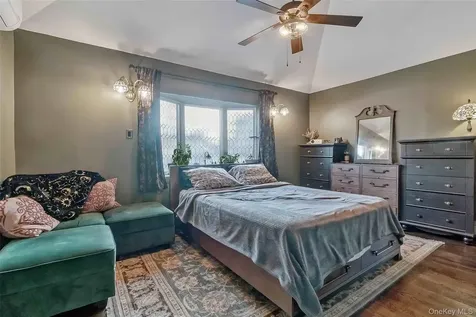 27 W 11th Road Broad Channel NY 11693