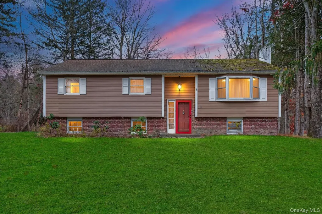 12 Robert Drive Hyde Park NY 12538