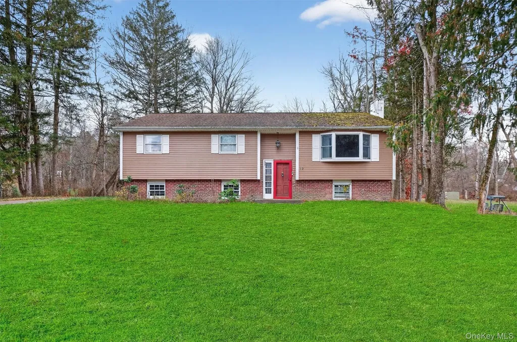 12 Robert Drive Hyde Park NY 12538