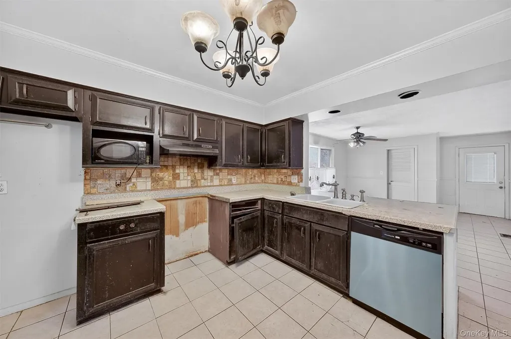 12 Robert Drive Hyde Park NY 12538