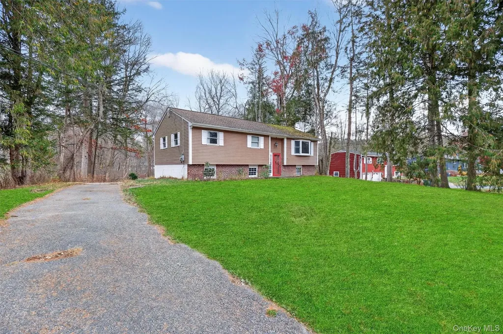 12 Robert Drive Hyde Park NY 12538