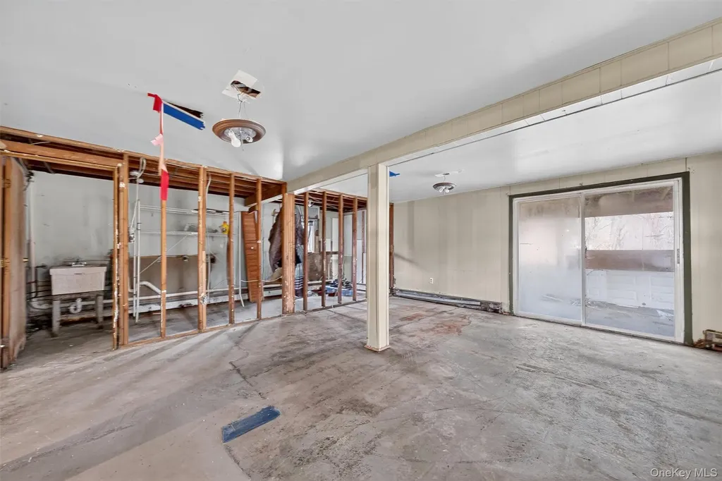 12 Robert Drive Hyde Park NY 12538