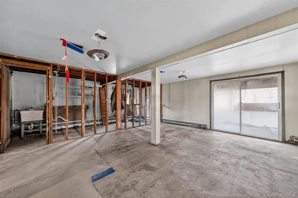 12 Robert Drive Hyde Park NY 12538