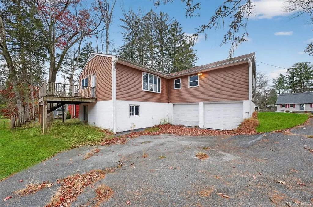 12 Robert Drive Hyde Park NY 12538