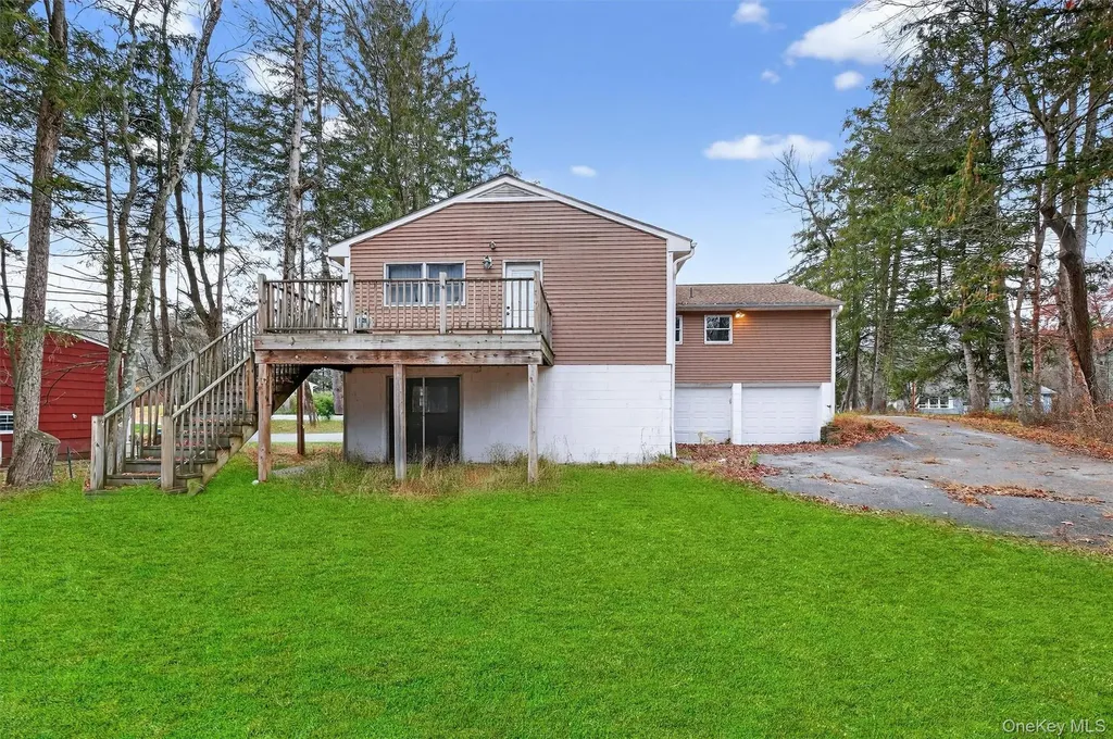 12 Robert Drive Hyde Park NY 12538