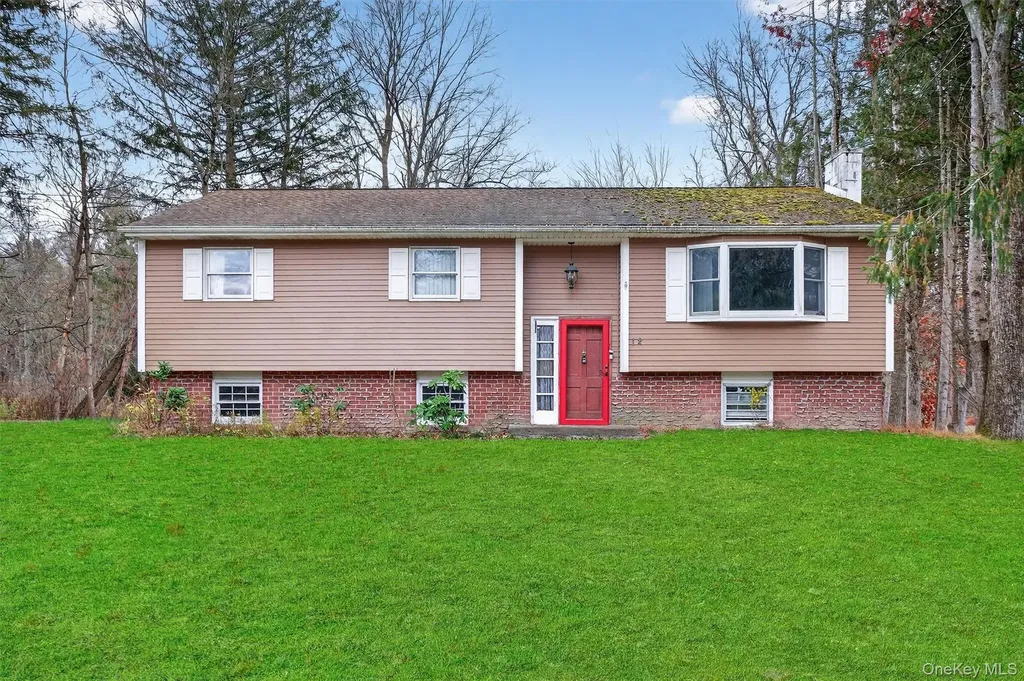 12 Robert Drive Hyde Park NY 12538