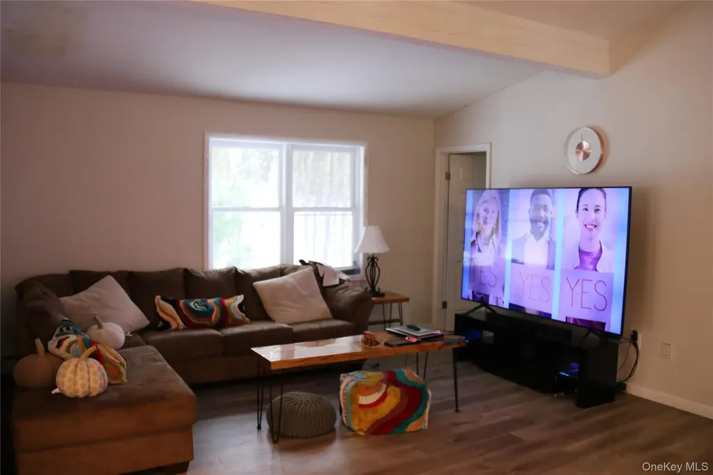 741 Peenpack Trail Sparrowbush NY 12780