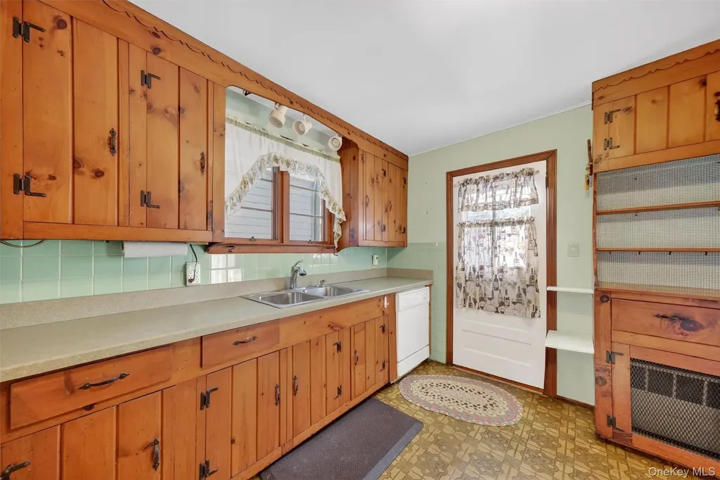 69 Beacon Street Beacon NY 12508