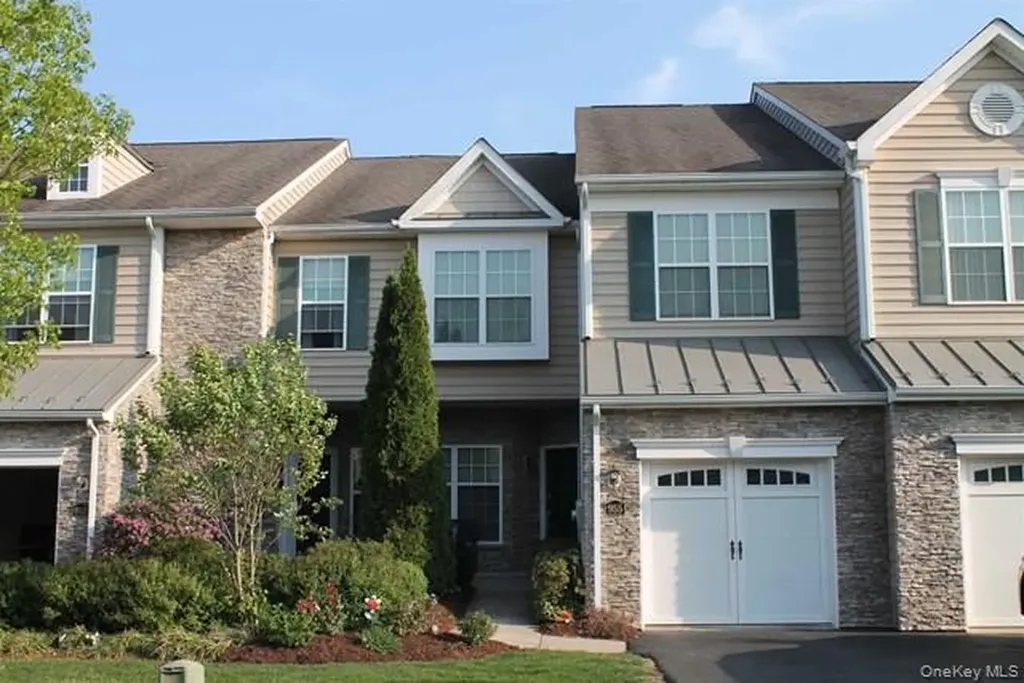 955 Huntington Drive Fishkill NY 12524