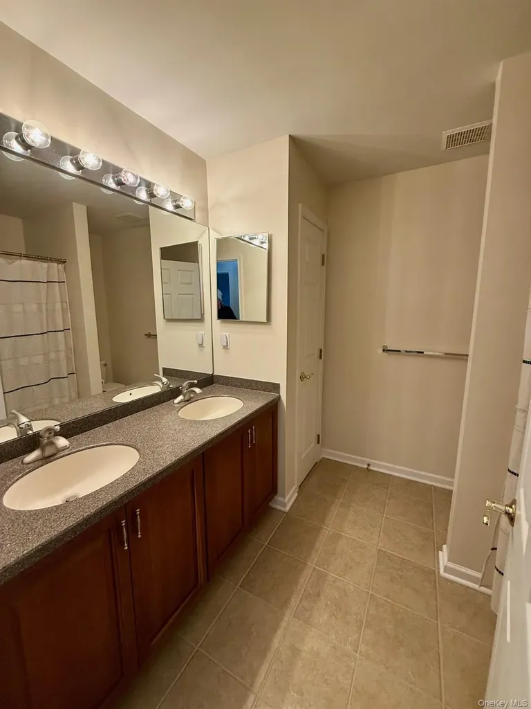 955 Huntington Drive Fishkill NY 12524
