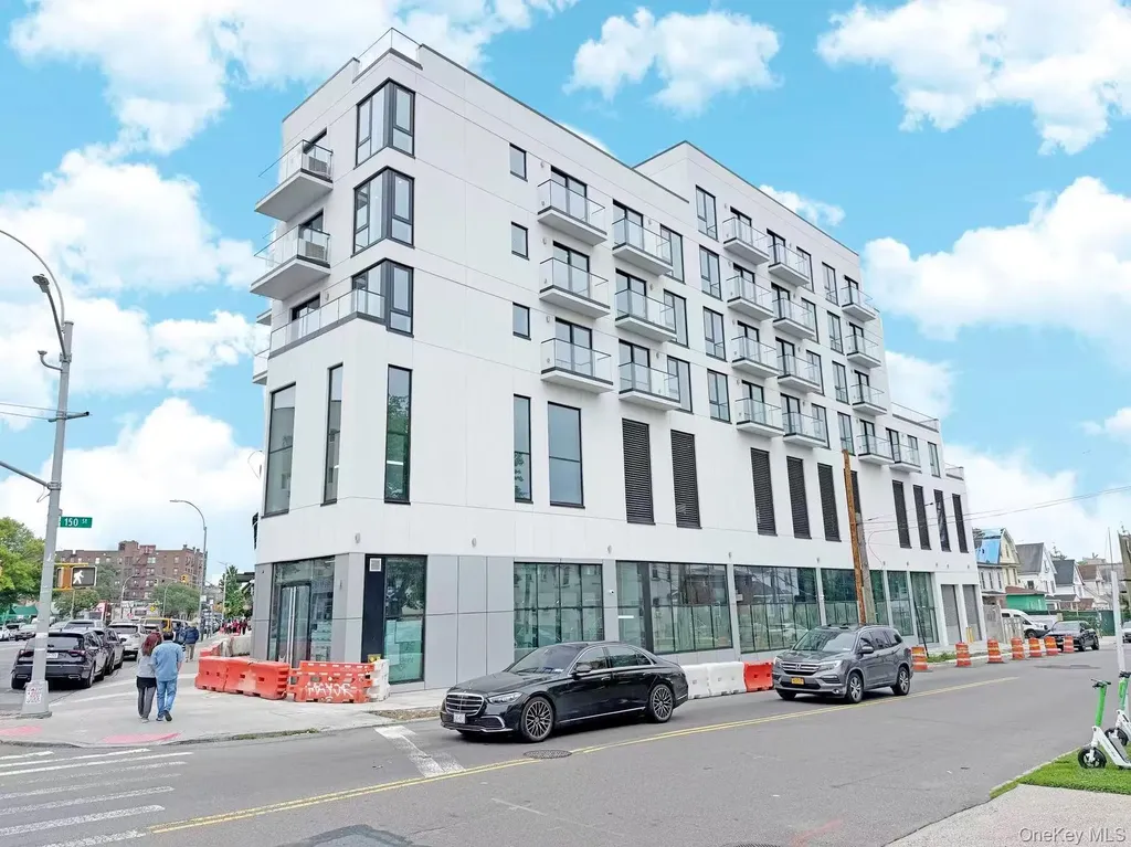 15002 Northern Bloulevard Flushing NY 11354