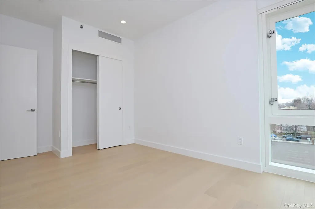 15002 Northern Bloulevard Flushing NY 11354