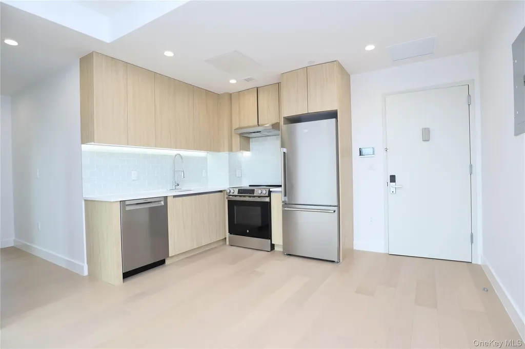15002 Northern Bloulevard Flushing NY 11354