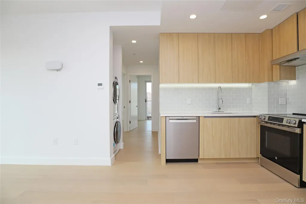 15002 Northern Bloulevard Flushing NY 11354