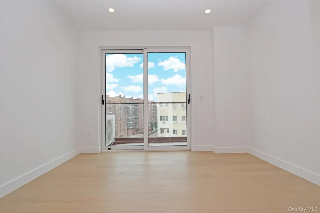 15002 Northern Bloulevard Flushing NY 11354