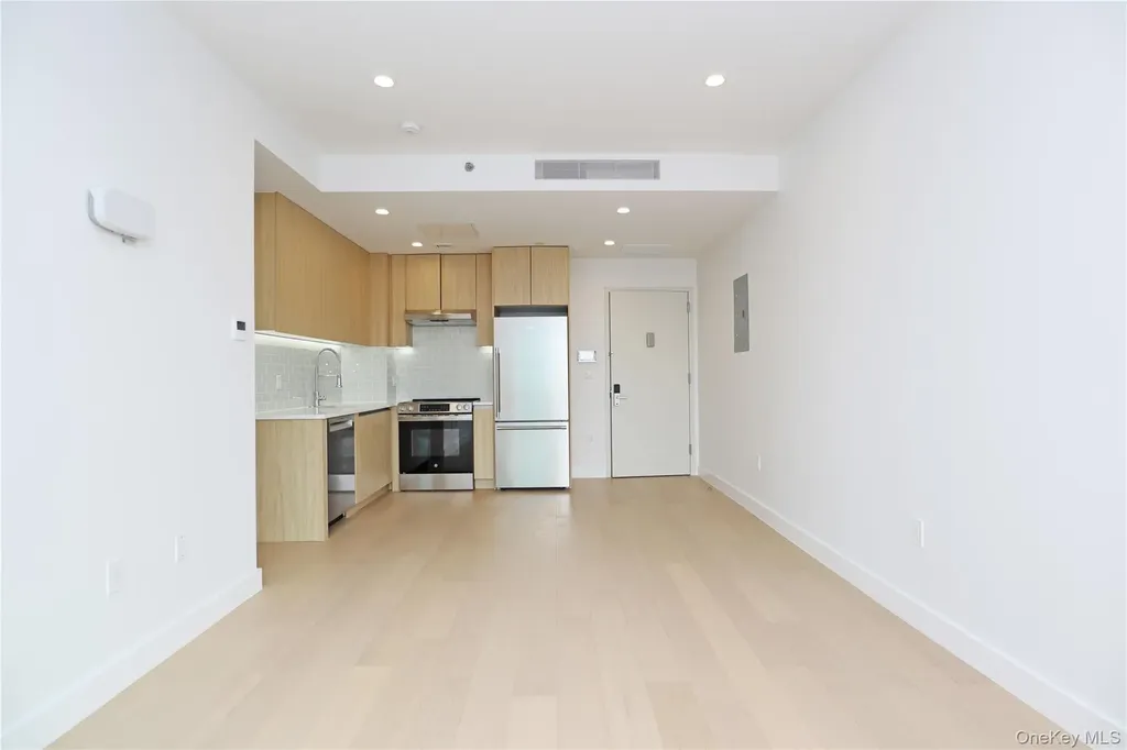 15002 Northern Bloulevard Flushing NY 11354