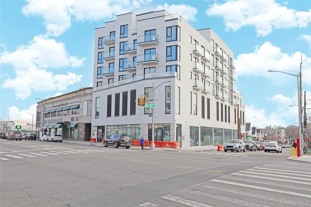 15002 Northern Bloulevard Flushing NY 11354