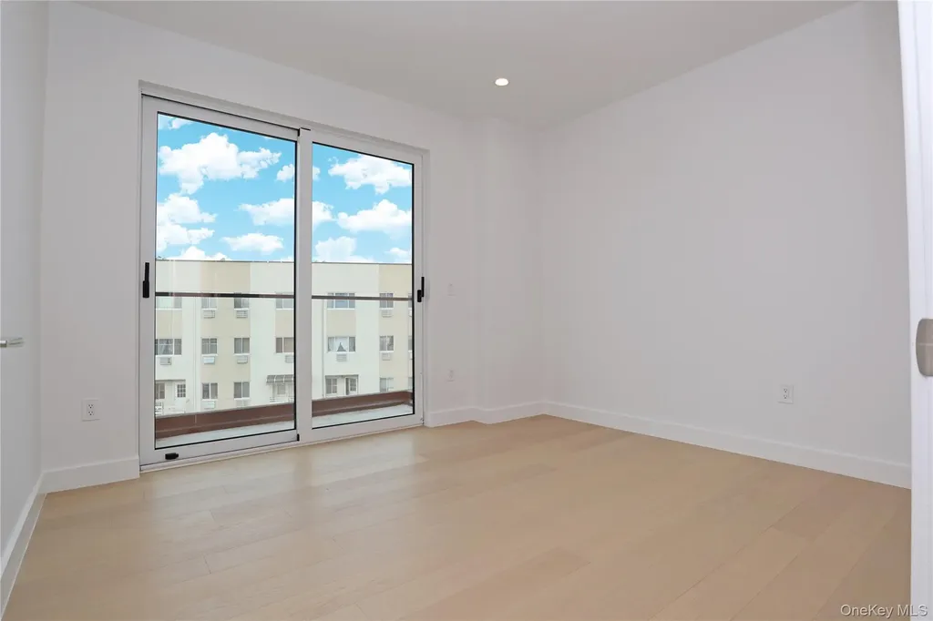15002 Northern Bloulevard Flushing NY 11354