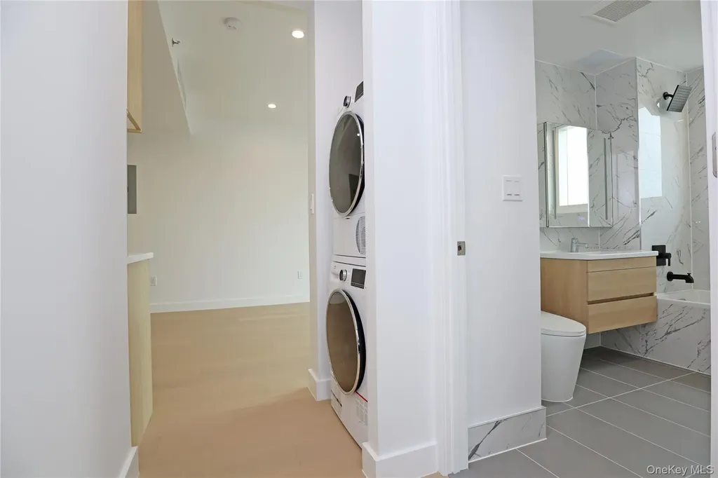 15002 Northern Bloulevard Flushing NY 11354