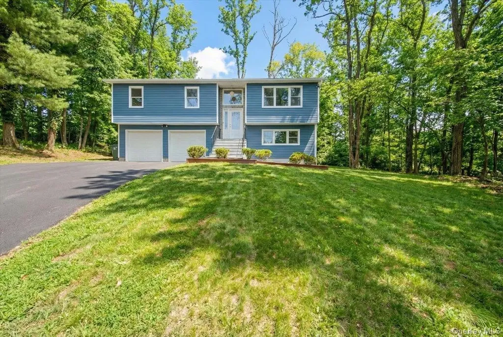 204 Dahlia Drive Mahopac NY 10541